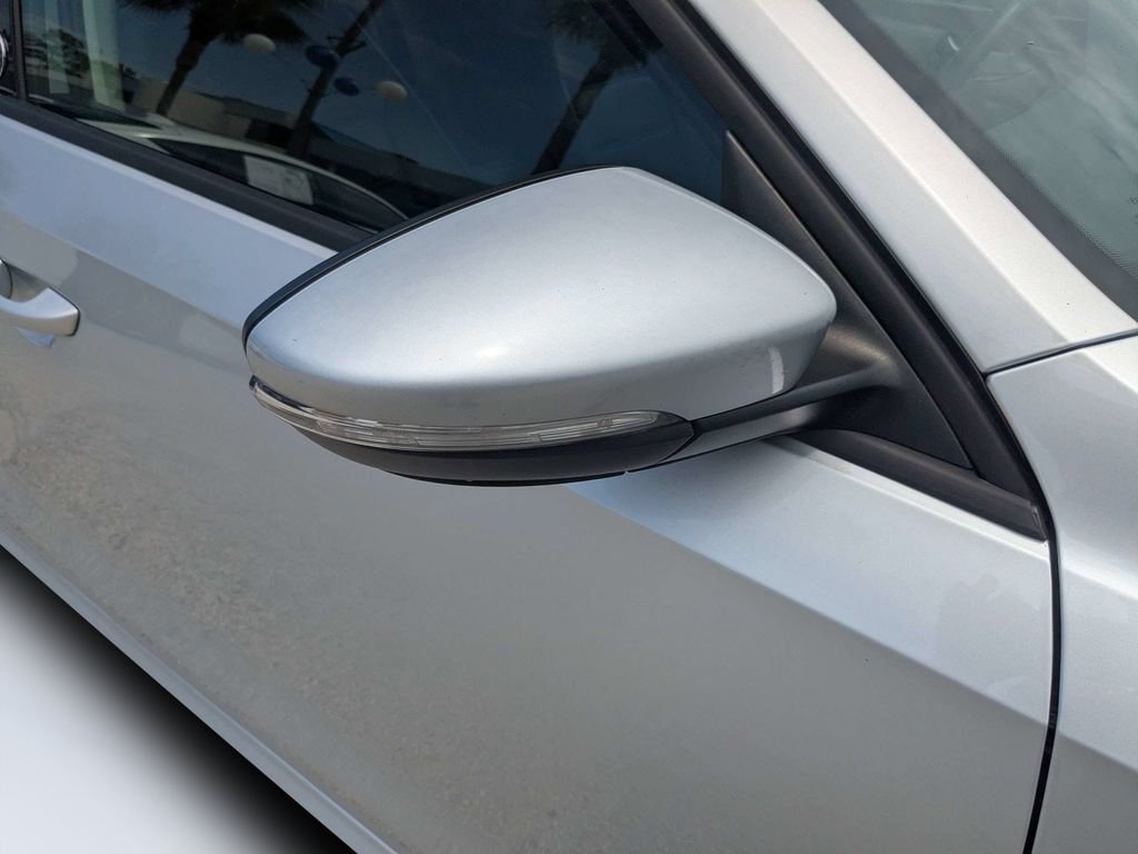 Used 2019 Silver Volkswagen 2.0T Wolfsburg image 11