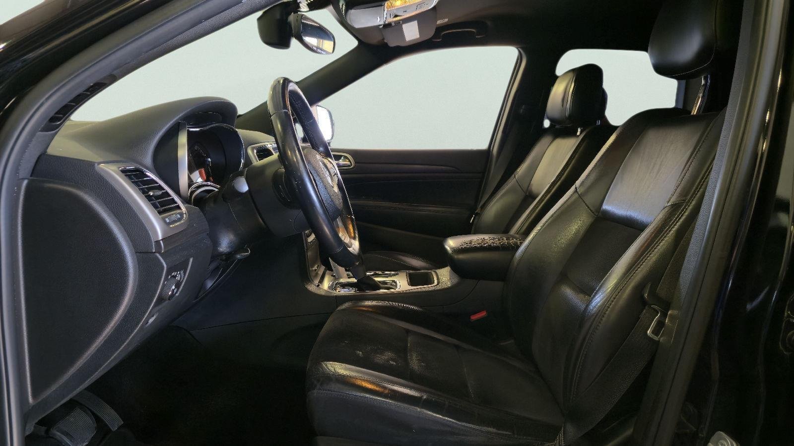 Used 2018 Diamond Black Crystal Pearlcoat Jeep Altitude image 13