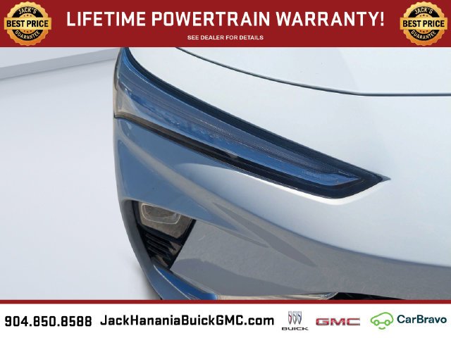 Used 2025 White Buick Sport Touring image 9