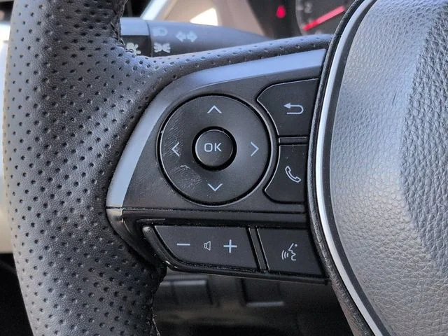 Used 2020 White Toyota SE image 22