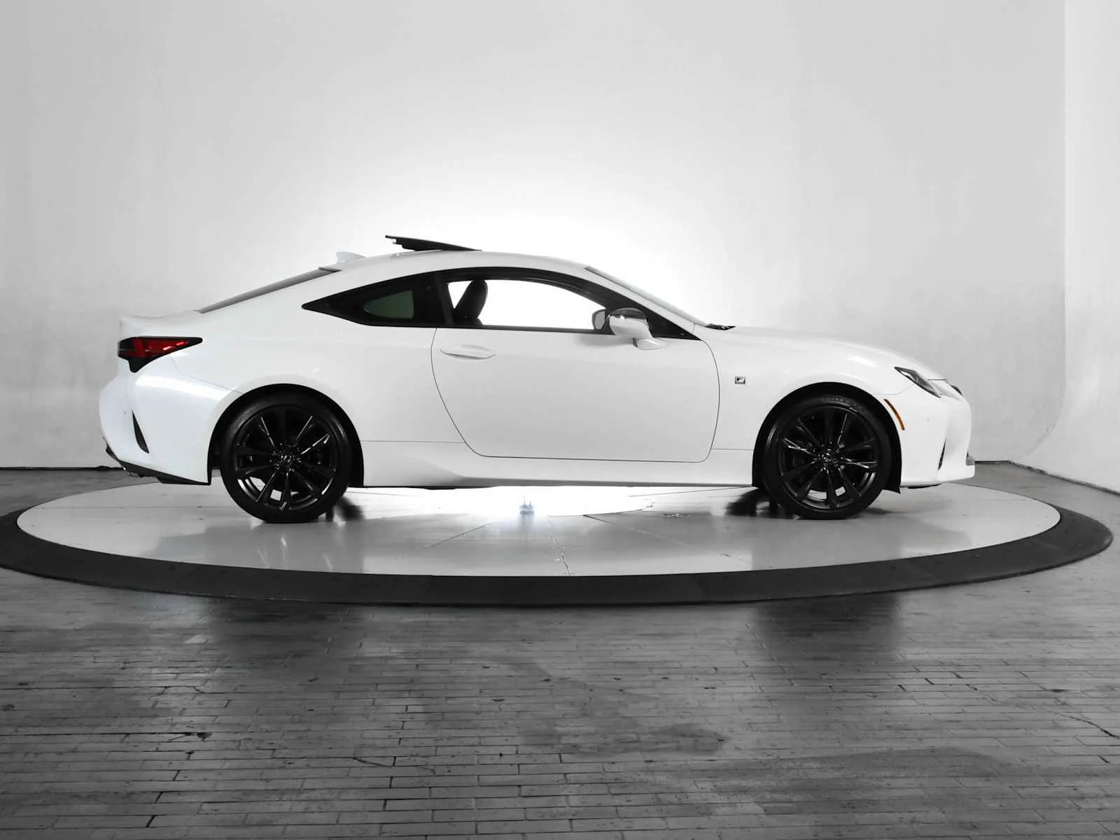 Used 2024 Ultra White Lexus F SPORT image 8