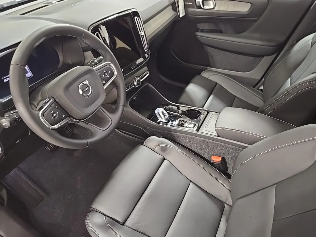 2026 Volvo XC40 Ultra - Photo 22