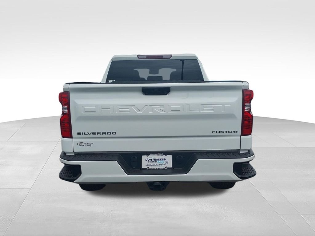 Used 2023 White Chevrolet Custom image 4