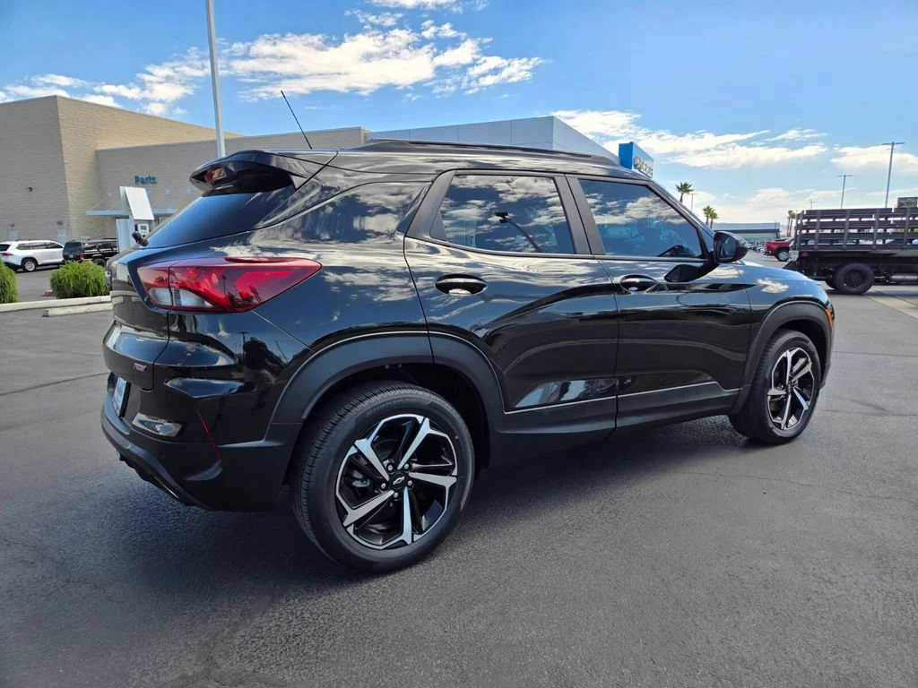 Used 2023 Mosaic Black Metallic Chevrolet RS image 6