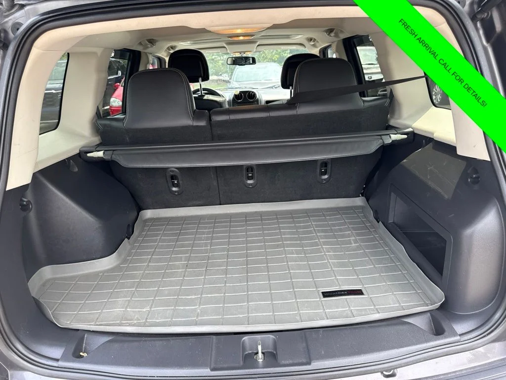 Used 2016 Gray Jeep Latitude image 10