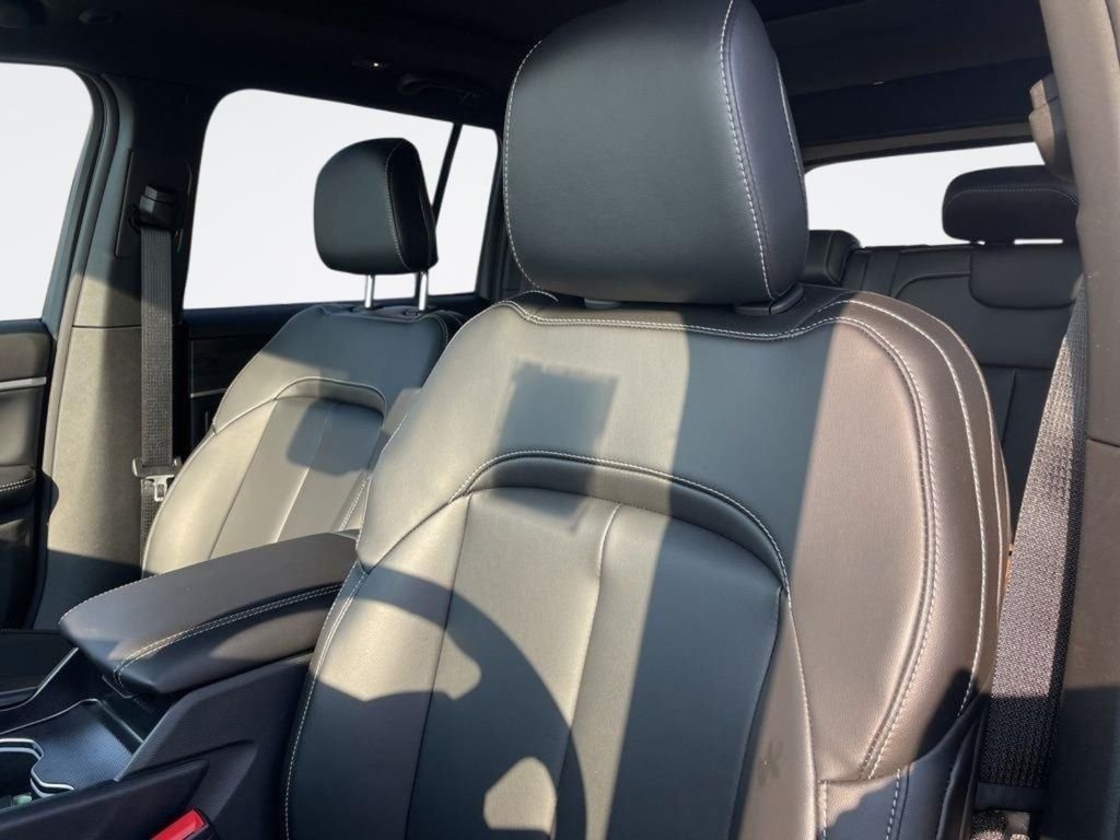 New 2026 Bright White Clearcoat Jeep Limited image 17