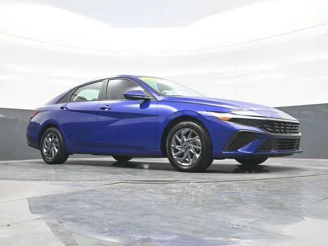 Used 2024 Blue Hyundai SEL image 23