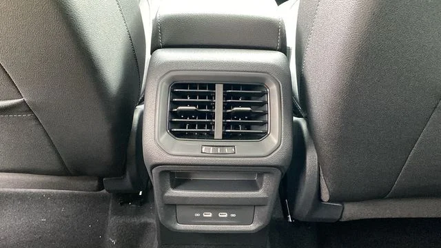 2026 Volkswagen Taos SE Black - Photo 24