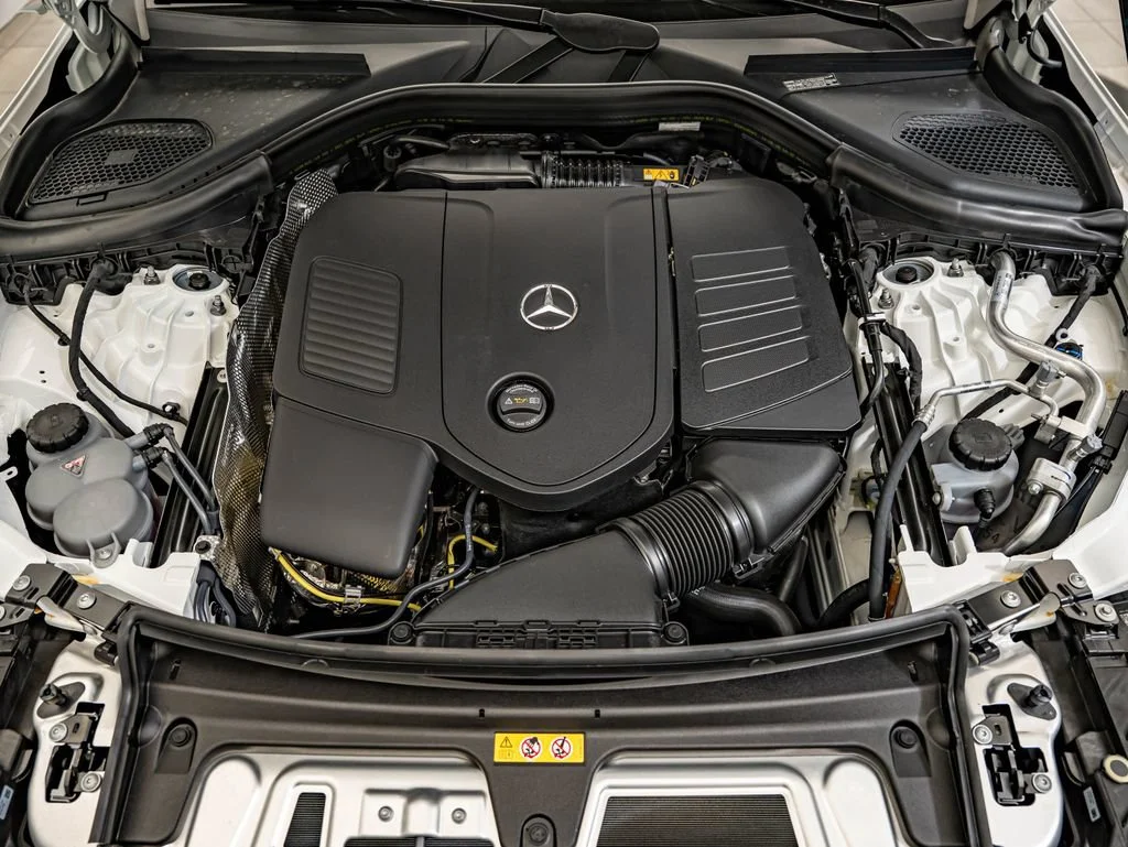 New 2027 Polar White Mercedes-Benz GLC 300 image 39