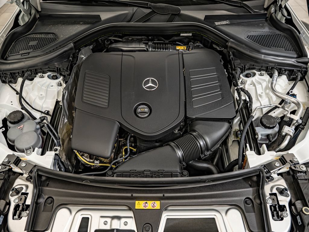 New 2027 Polar White Mercedes-Benz GLC 300 image 39