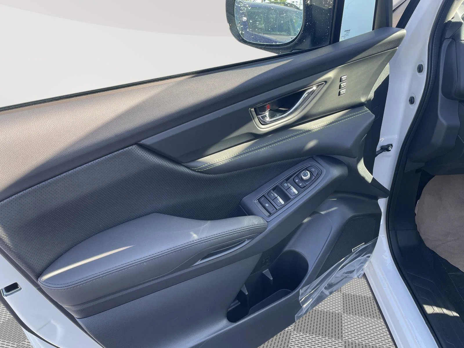 New 2026 Crystal White Pearl Subaru Onyx Edition Touring image 9
