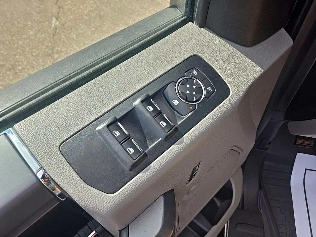 Used 2017 Black Ford XLT image 11