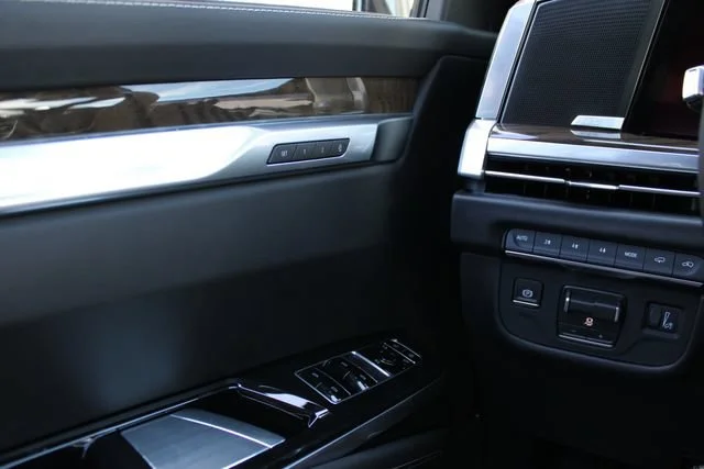 2026 Cadillac Escalade Platinum Sport - Photo 18