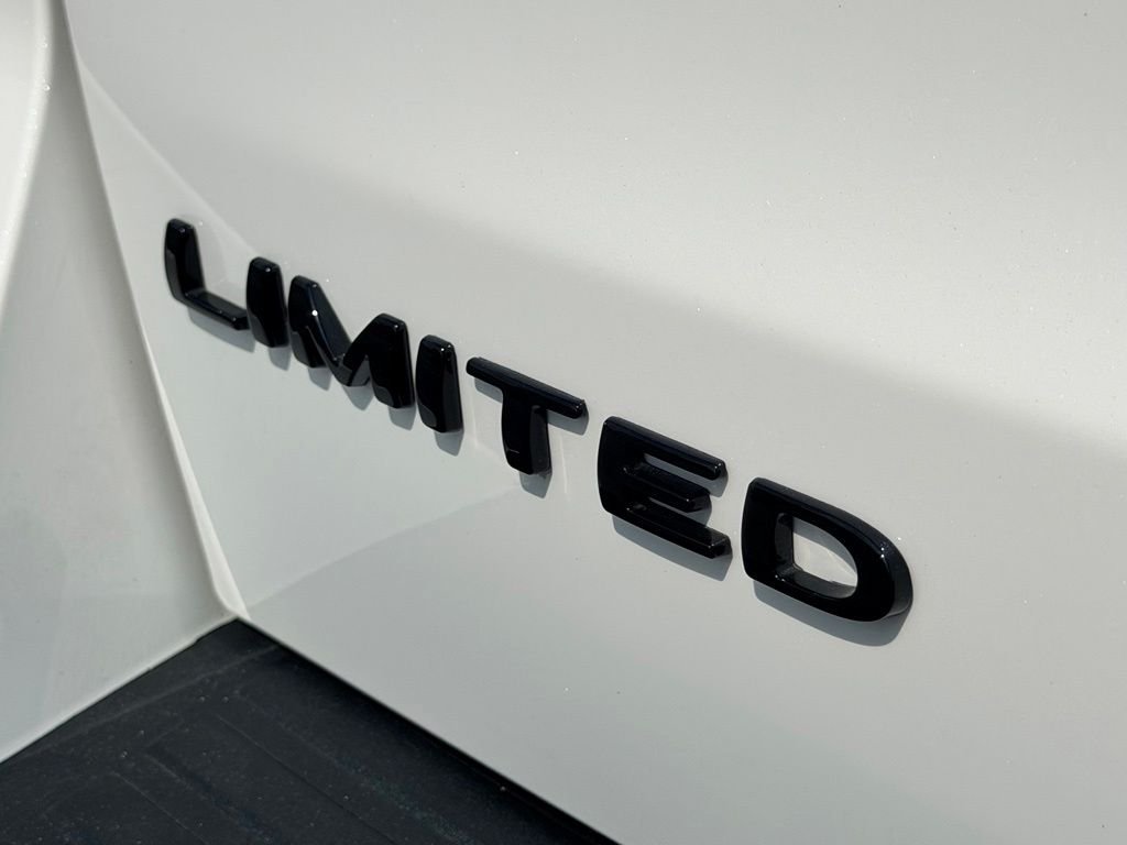 Used 2024 White Ford Limited image 10