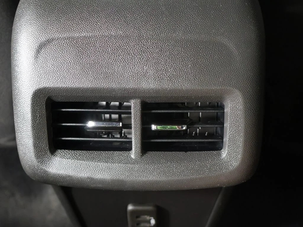 Used 2020 White GMC SLE image 49
