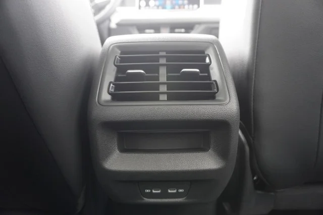 New 2026 Platinum Gray Metallic Volkswagen SE image 23