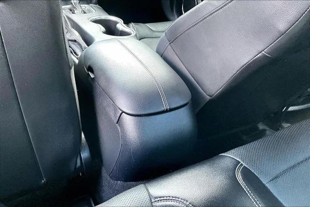 Used 2019 Silver Ford GT Premium image 32