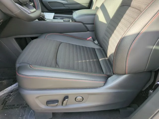 New 2026 Boulder Gray Pearl / Super Black Two-tone Nissan Rock Creek® image 17
