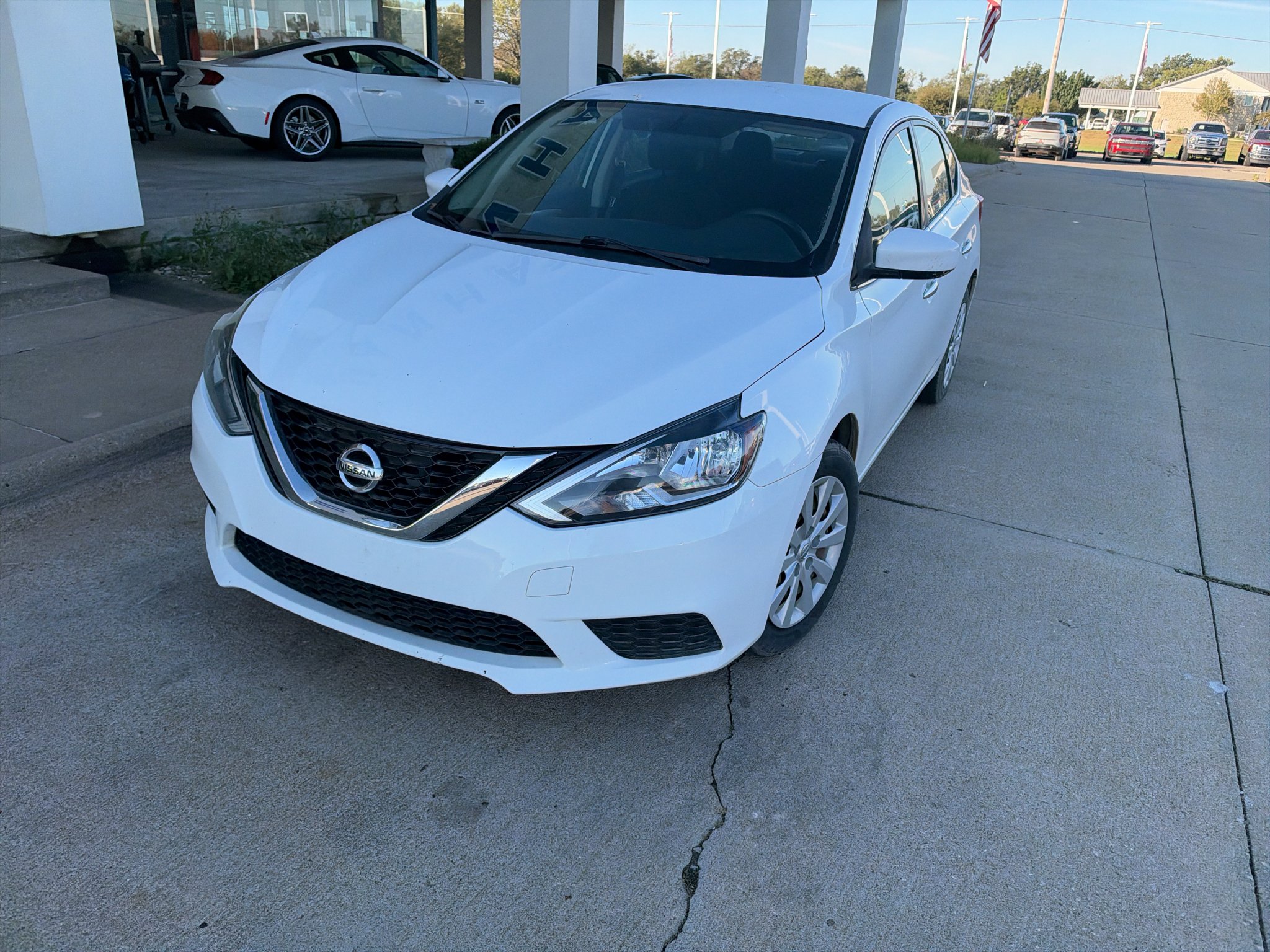 Used 2016 Nissan Sentra S with VIN 3N1AB7AP4GY259905 for sale in Manhattan, KS
