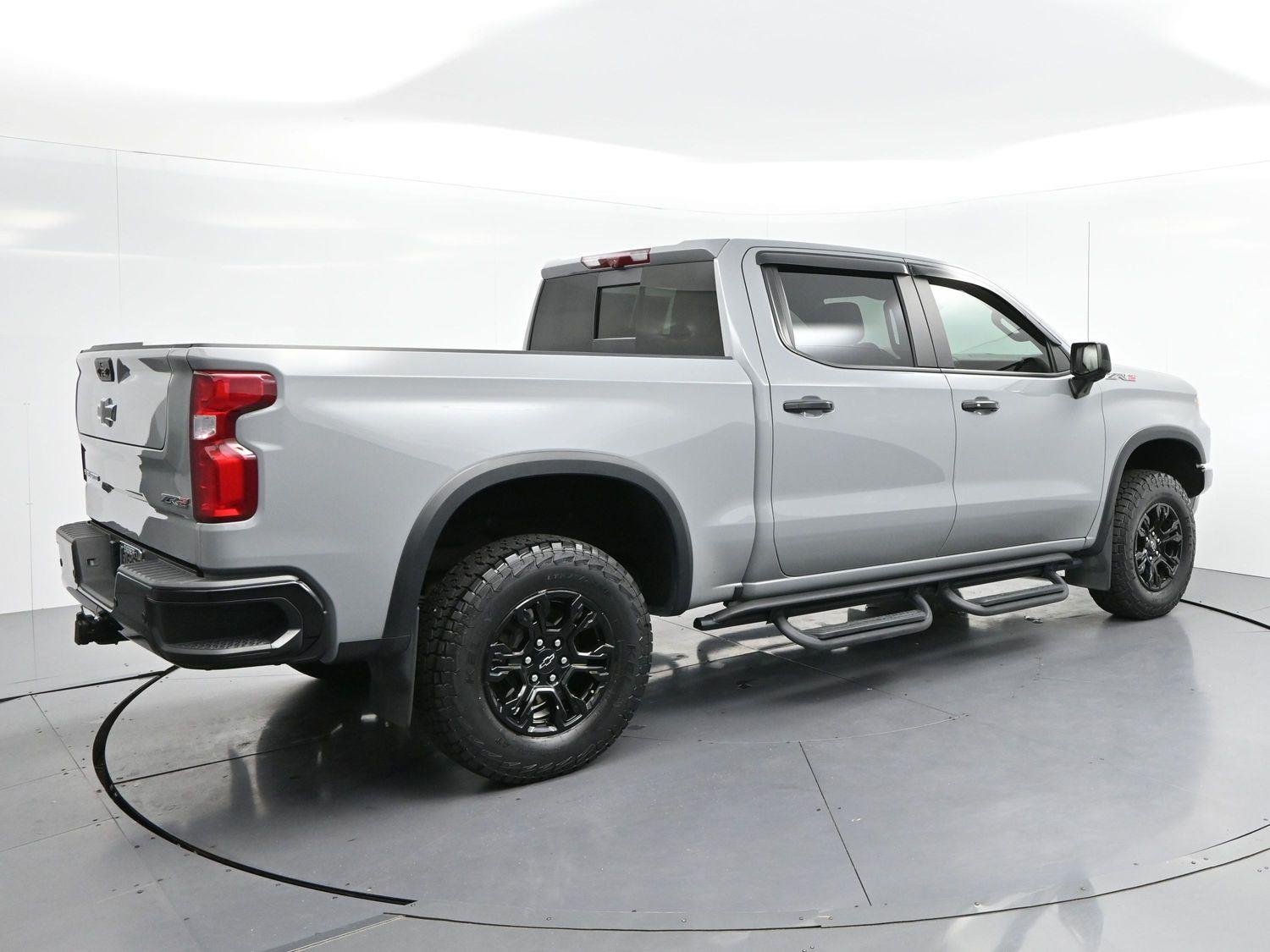 Used 2025 Slate Gray Metallic Chevrolet ZR2 image 7