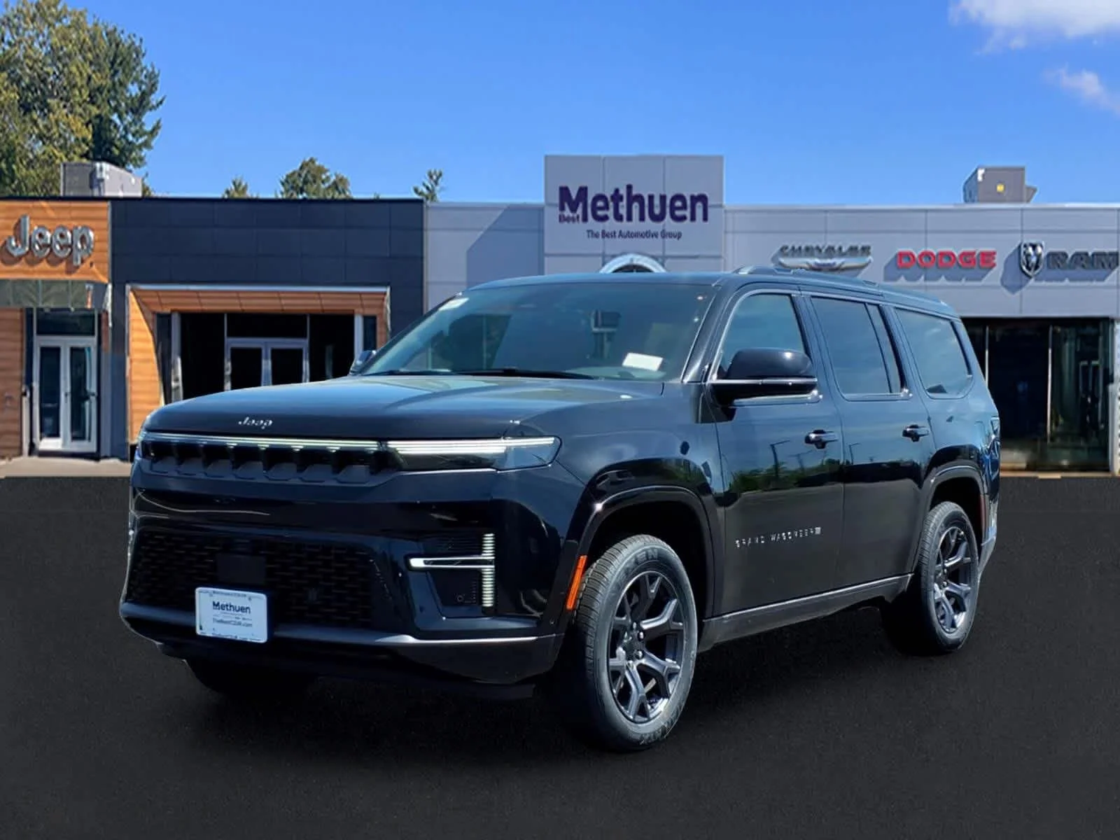 New 2026 High Gloss Black Exterior Paint Jeep Limited Altitude image 3