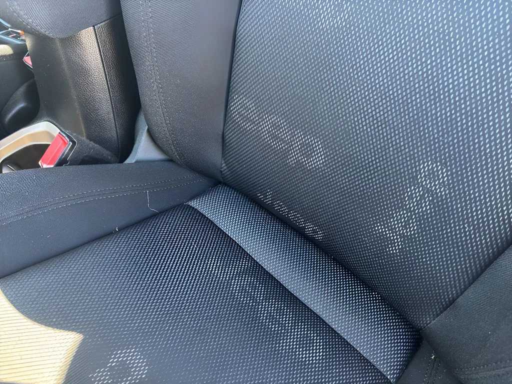 Used 2017 Granite Crystal Metallic Clearcoat Jeep Latitude image 17