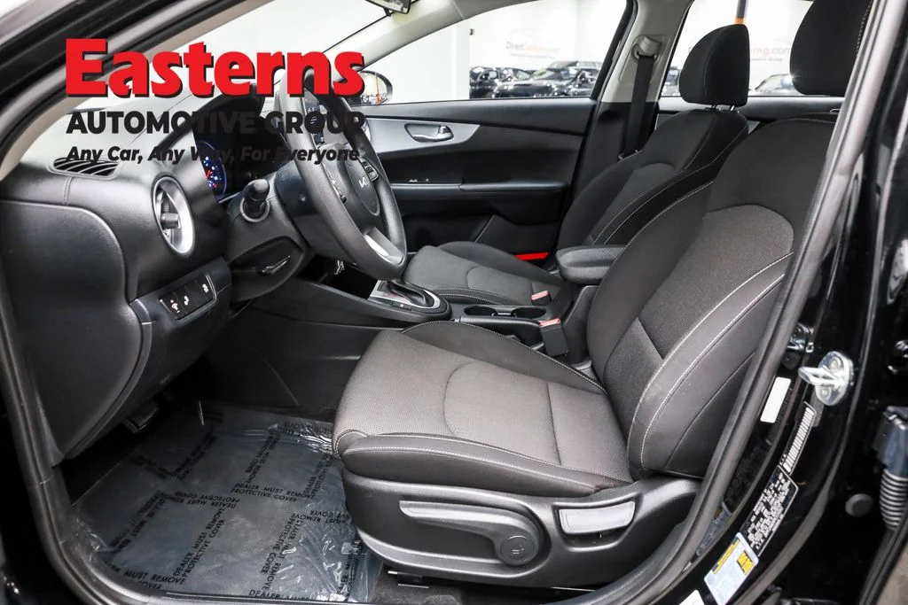 Used 2023 Black Kia LXS image 14