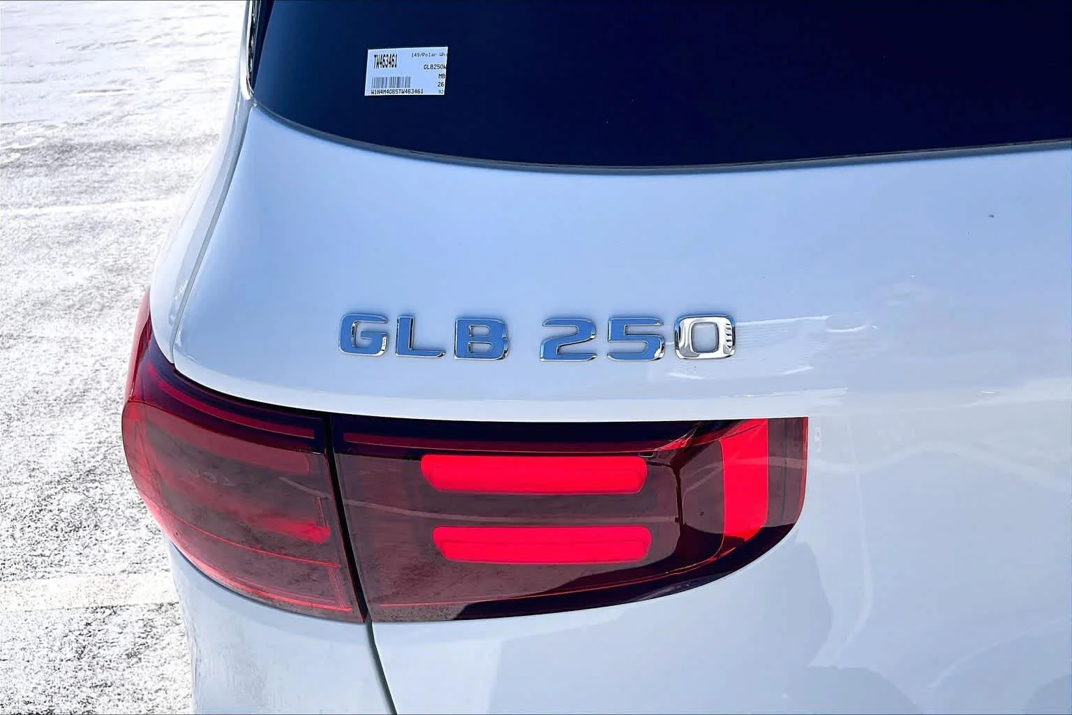 Used 2026 Polar White Mercedes-Benz GLB 250 image 30