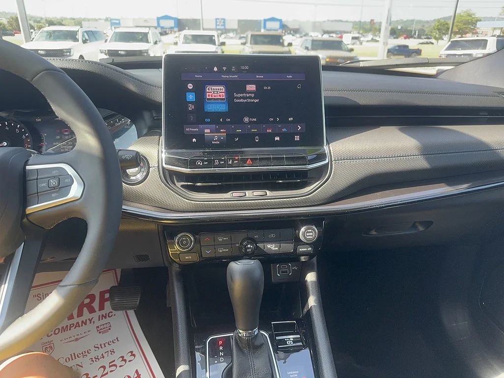 Used 2025 Bright White Clear Coat Jeep Latitude image 5