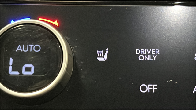 Used 2025 Creamy White Pearl Hyundai SEL Convenience image 30