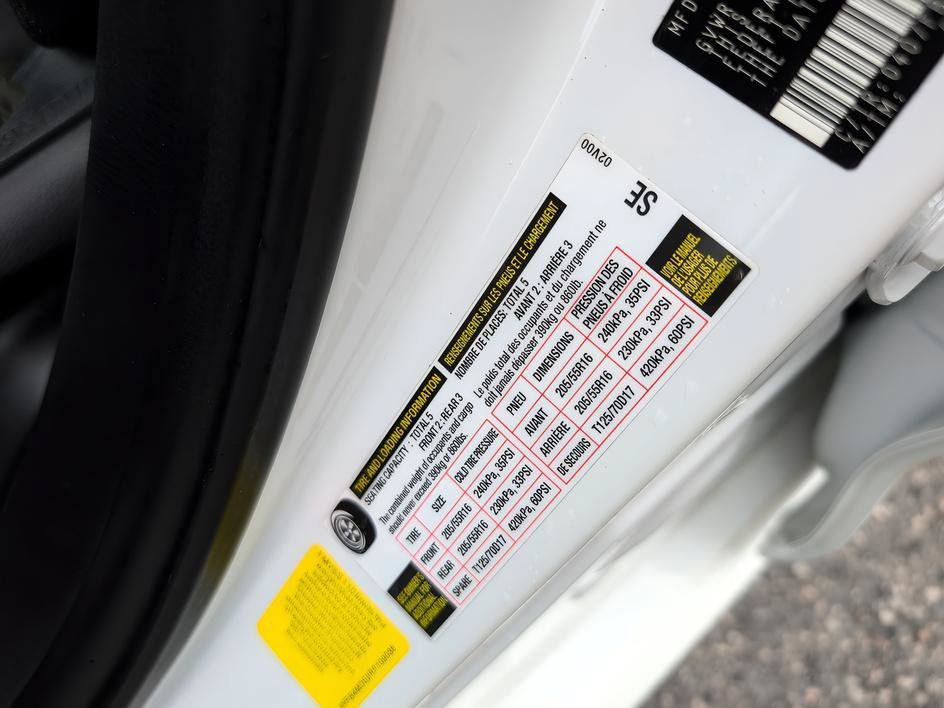 Used 2024 Ice Toyota LE image 31
