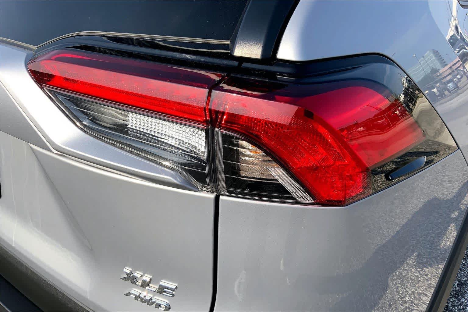 Used 2025 Silver Sky Metallic Toyota XLE image 30