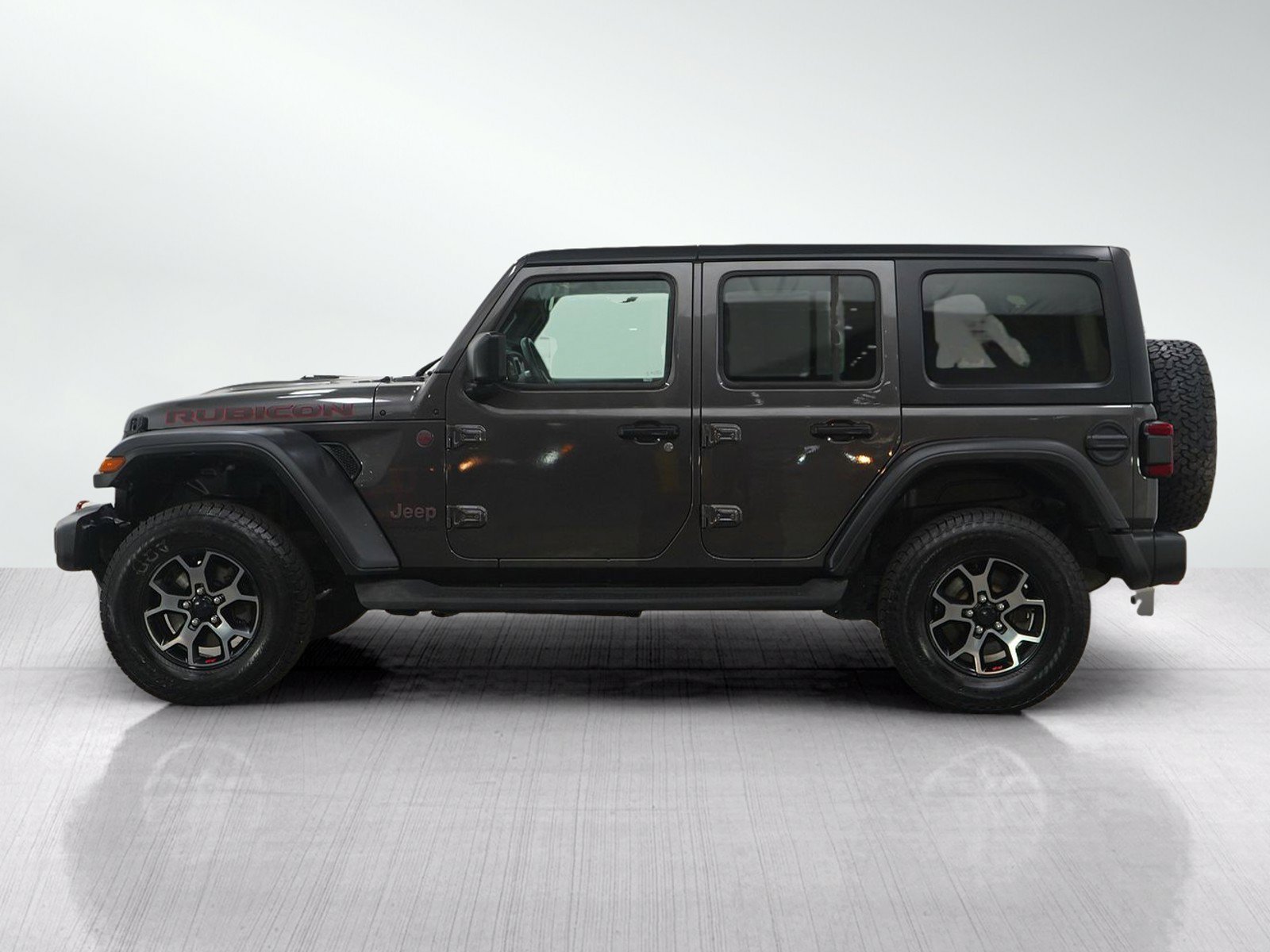Used 2019 Granite Crystal Metallic Clearcoat Jeep Unlimited Rubicon image 2