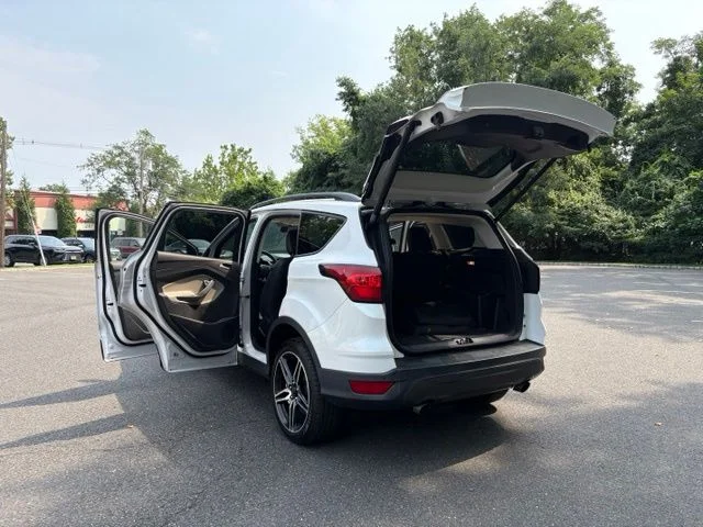 Used 2019 White Platinum Clearcoat Metallic Ford SEL image 30