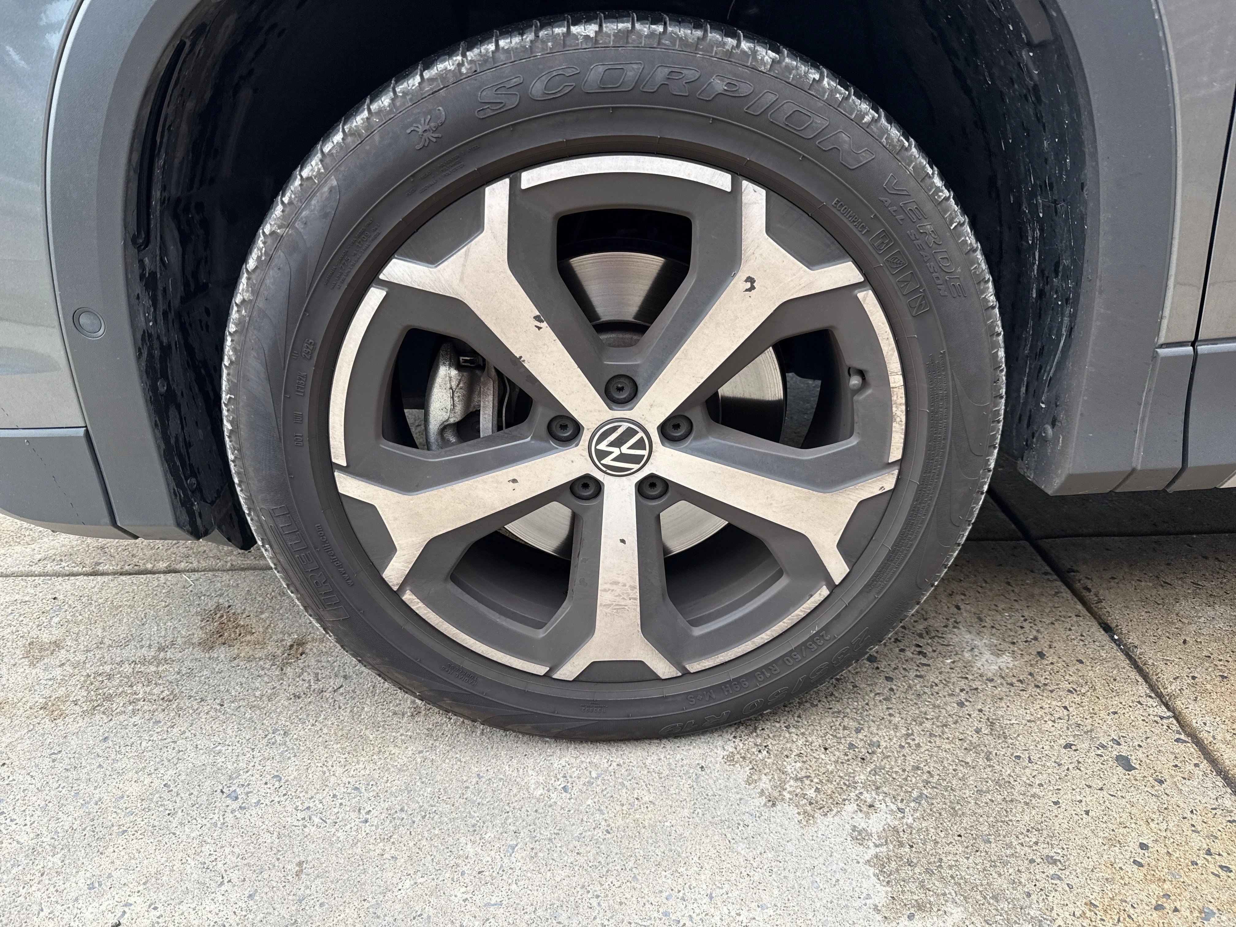 Used 2026 Platinum Gray Metallic Volkswagen SE image 10