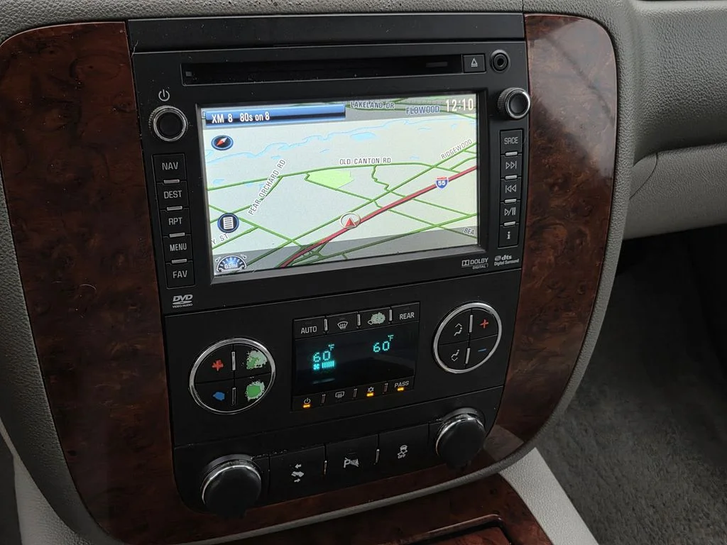 Used 2014 White Chevrolet LTZ image 10
