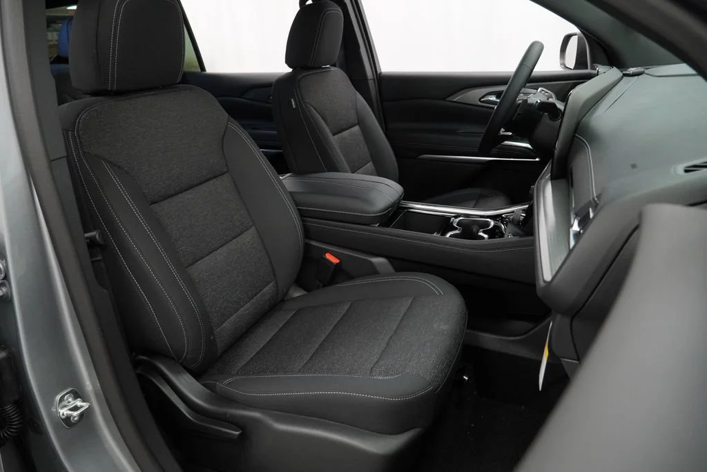 2027 Chevrolet Traverse LT - Photo 28