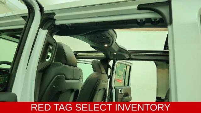 2026 Jeep Wrangler 4-Door Sahara - Photo 18