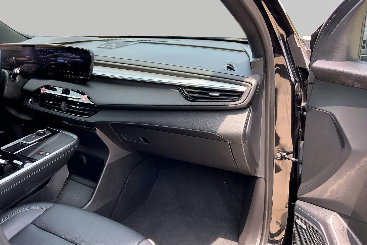 Used 2025 Ebony Twilight Metallic Buick Preferred image 18