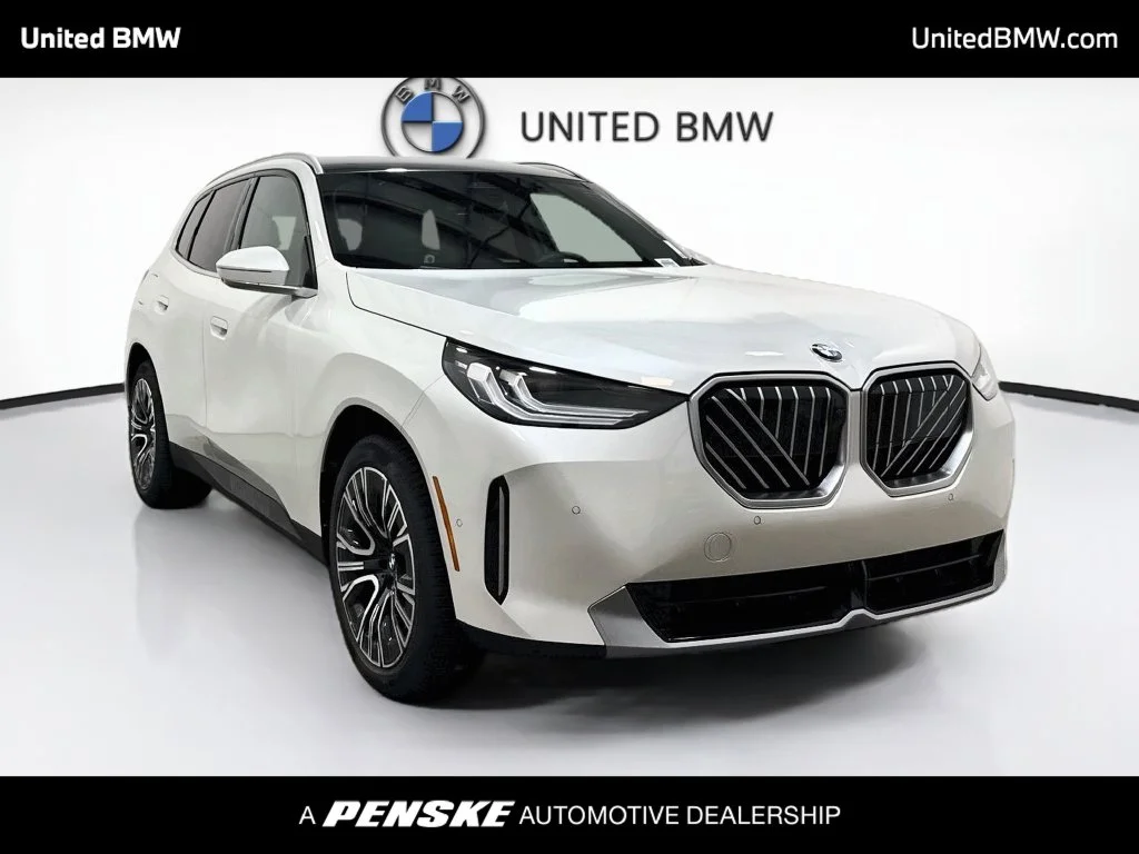 New 2026 Mineral White Metallic BMW 30 xDrive image 3