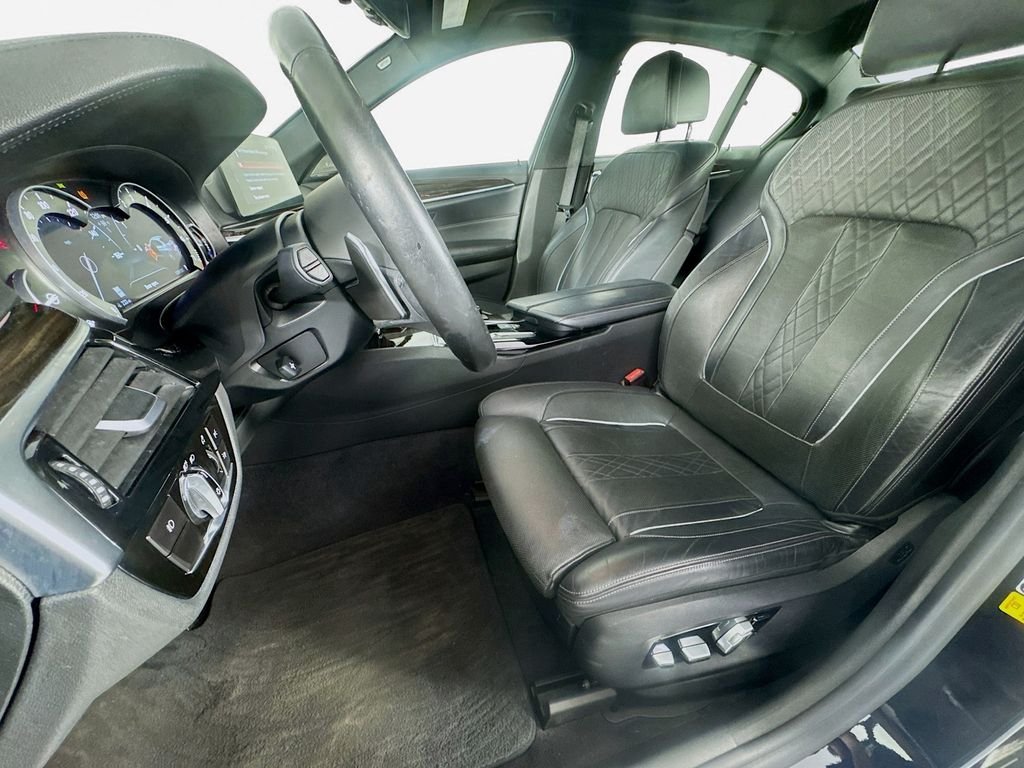 Used 2017 Carbon Black Metallic BMW 540i image 27
