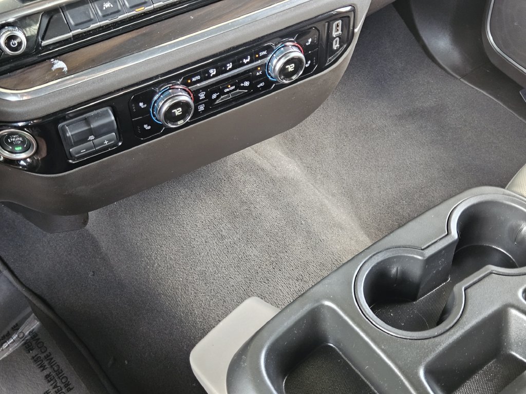 Used 2025 White GMC SLT image 20