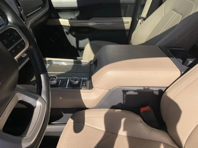 Used 2023 White Ford Limited image 21
