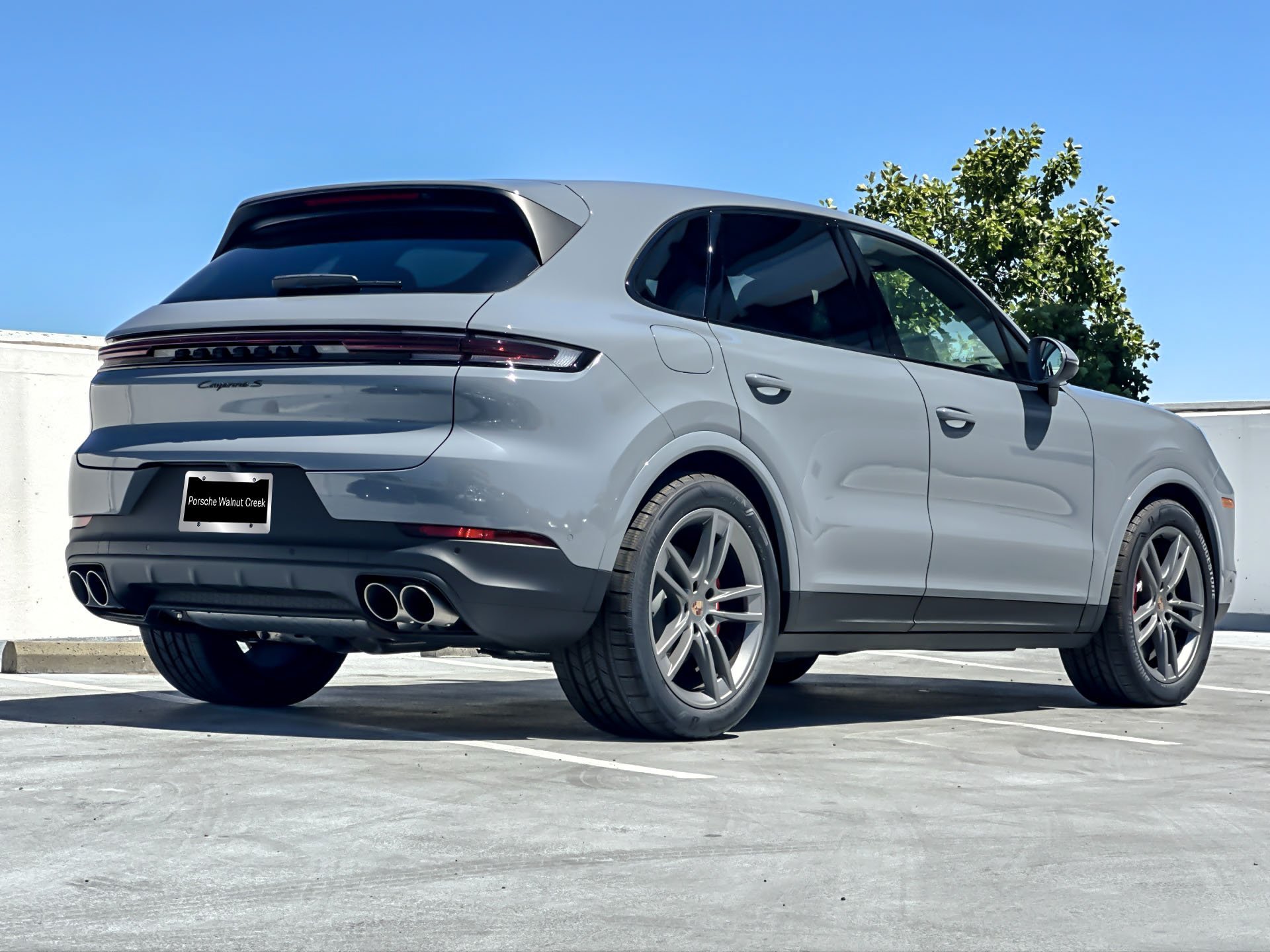 2026 Porsche Cayenne S - Photo 9