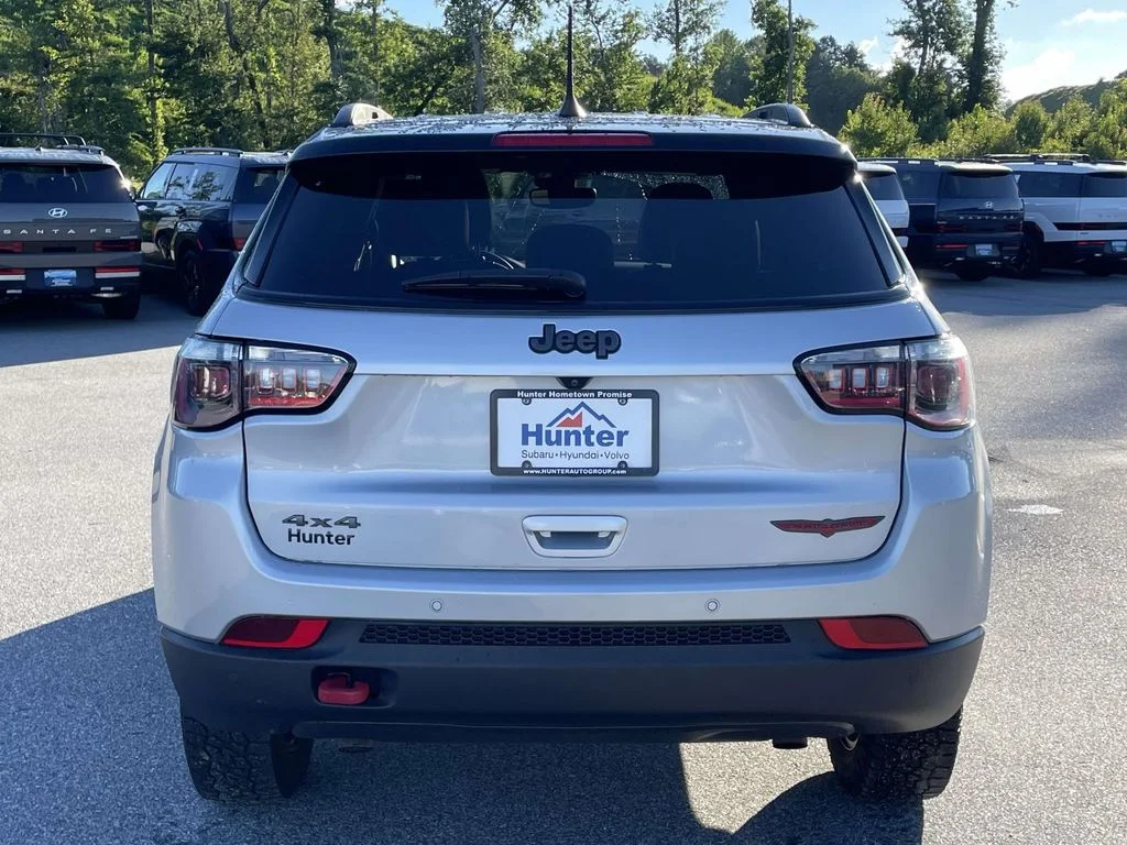 Used 2024 Silver Zynith Metallic Clearcoat Jeep Trailhawk image 28