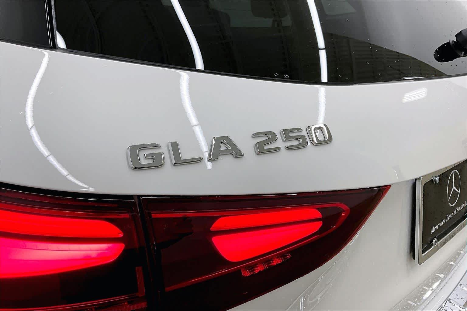 New 2026 Polar White Mercedes-Benz GLA 250 image 15