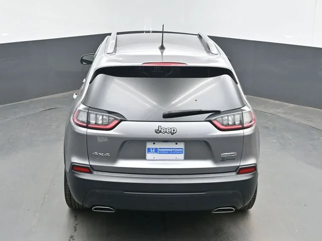 Used 2019 Billet Silver Metallic Clearcoat Jeep Latitude image 35