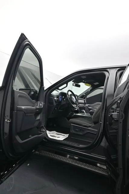 Used 2023 Black Ford XLT image 16