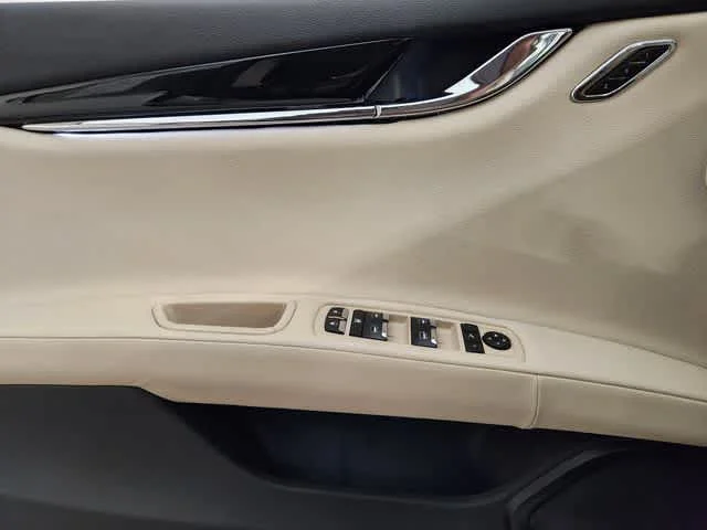 Used 2022 Bianco Maserati Modena image 22