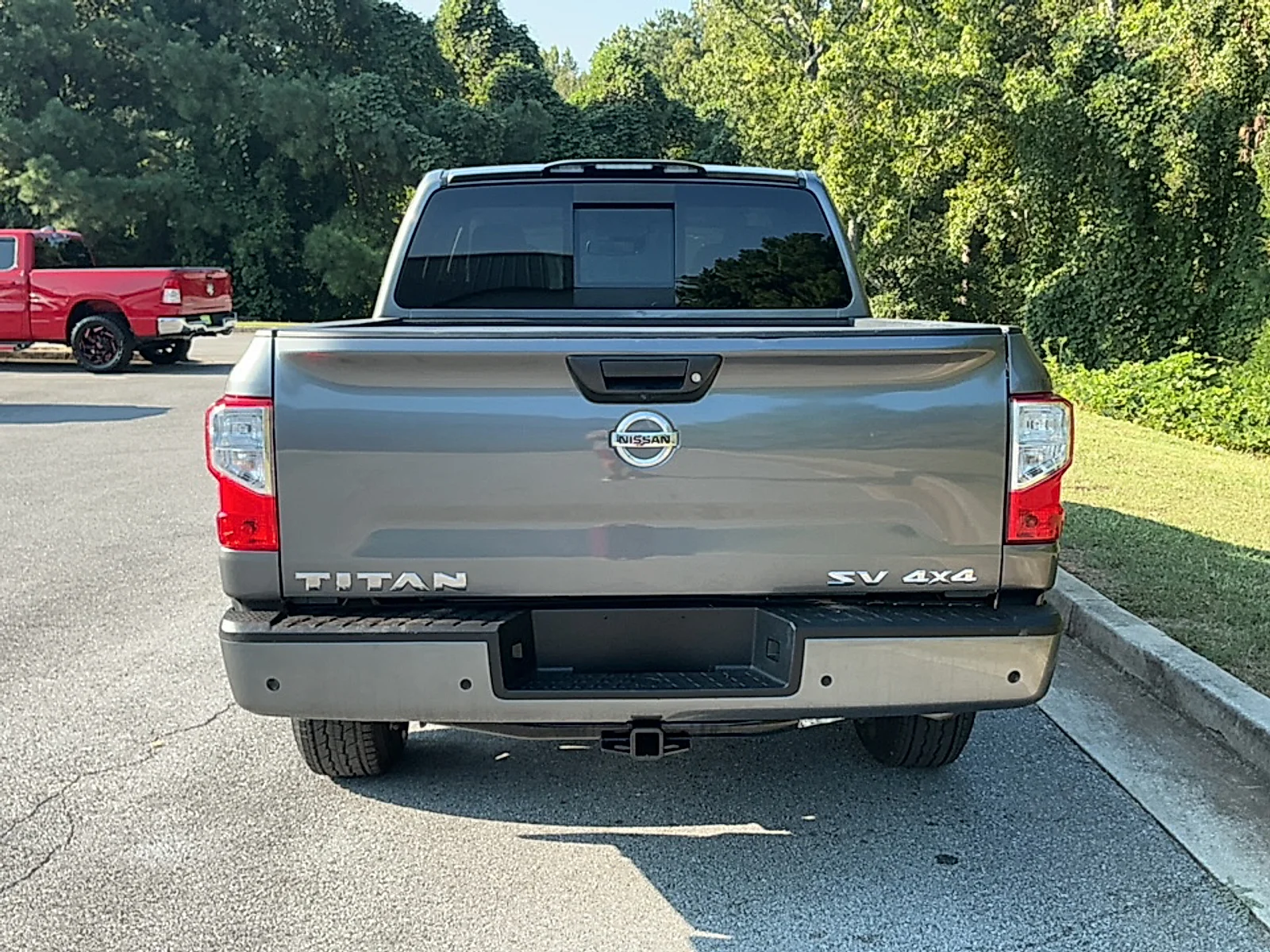 Used 2021 Gun Metallic Nissan Crew Cab SV 4x4 image 17